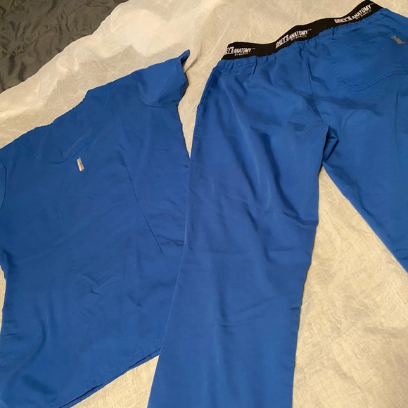 Blue Greys Anatomy scrub set - Picture 3 of 4
